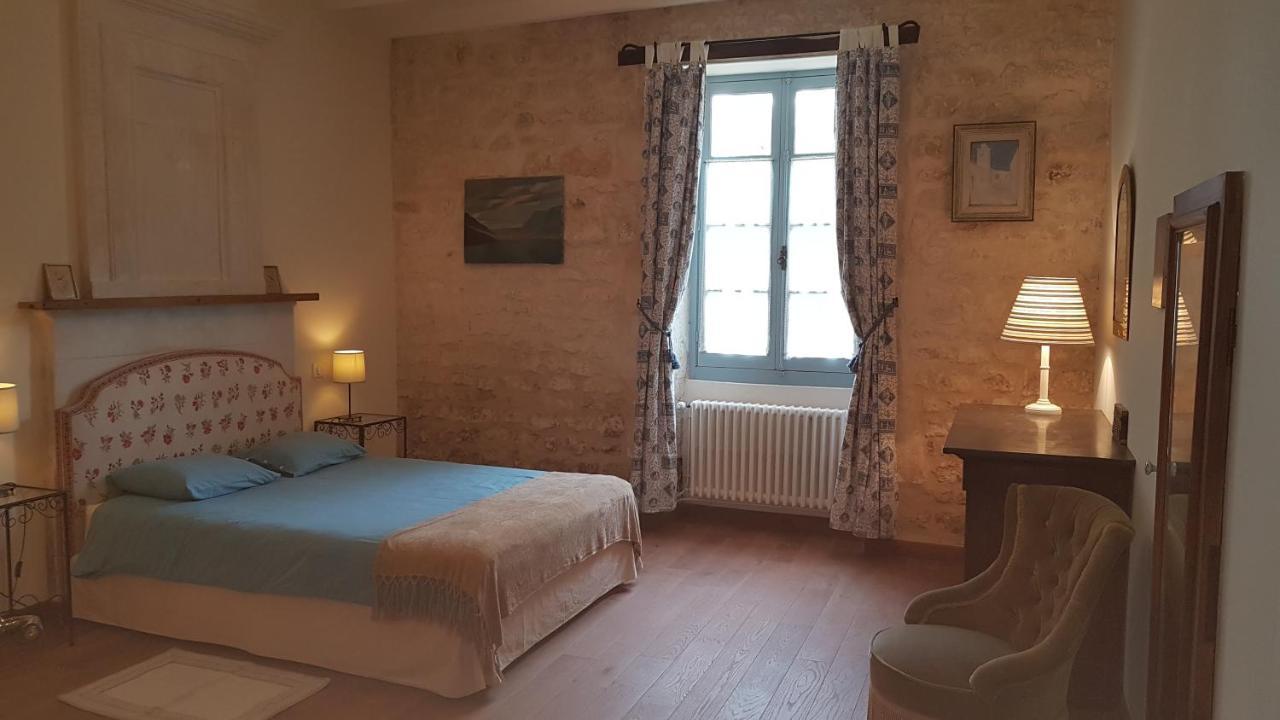 Gite Du Chateau De Pernan Avy Exterior foto